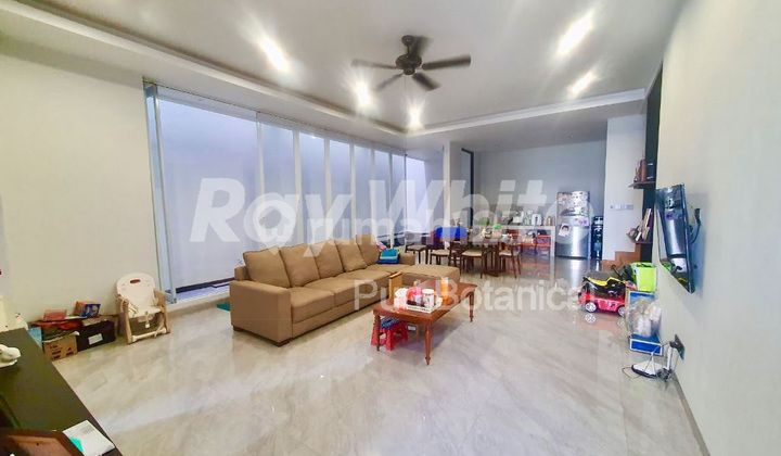 Rumah Bagus 3.5 Lantai di Puri Media Kembangan 1