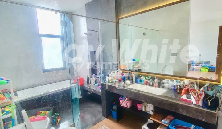 Rumah Bagus 3.5 Lantai di Puri Media Kembangan 3