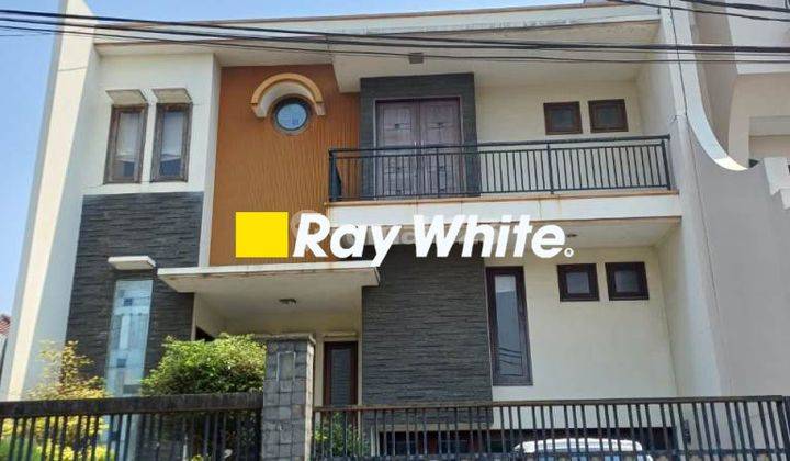 Rumah Bagus 2.5 Lantai Siap Huni di Villa Meruya 1