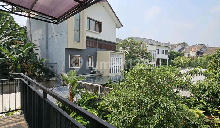 Rumah Cantik 2 Lantai Gaya Tropis di Lebak Bulus 2