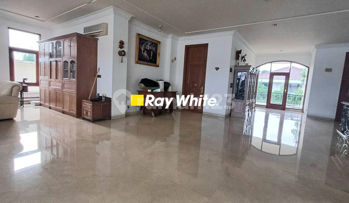 Marble-floored house in Taman Kebon Jeruk Intercon. 2