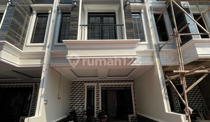 Rumah Brand New Townhouse Jagakarsa Jakarta Selatan
