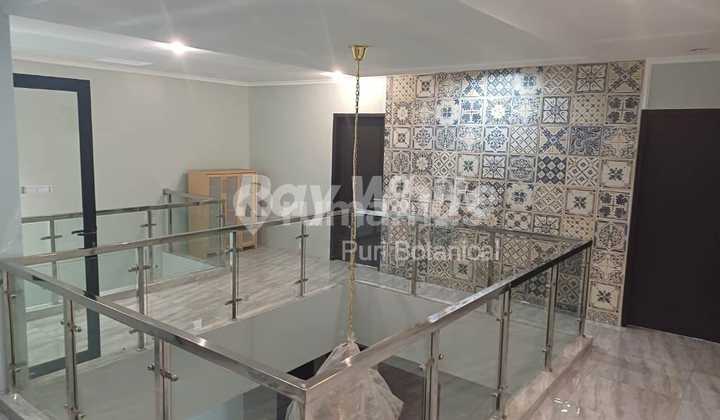 Rumah 3 Lantai Mewah Siap Huni