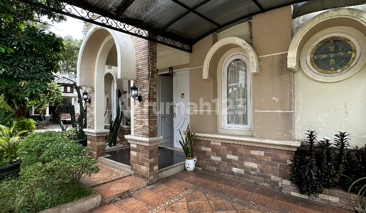 Rumah Cantik 2 Lantai Dalam Komplek Cinere