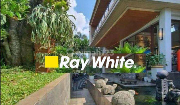 Rumah Mewah 2 Lantai Furnished di Pakubuwono, Jakarta Selatan 2