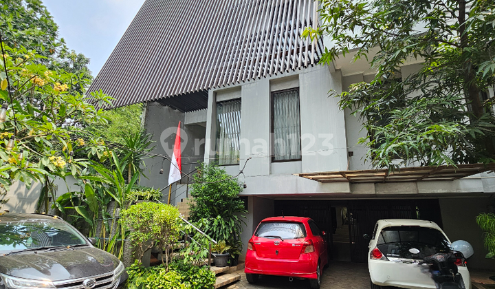 East-Facing House Within Townhouse in Kemang