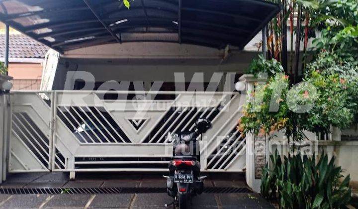 Rumah 2 Lantai Rapi Terawat Dan Siap Huni 1