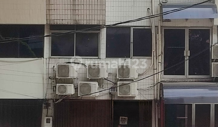 Dijual Ruko di Lokasi Strategis di Kyai Maja Kebayoran Baru
