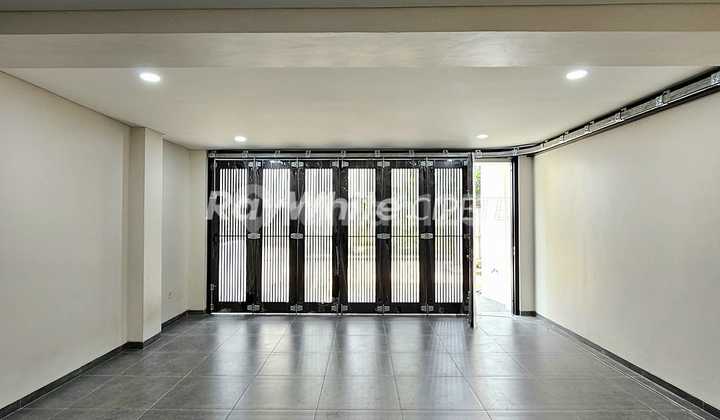 Brand New Townhouse@Jalan Nangka Jakarta Selatan