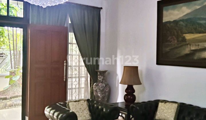 Rumah 2 Lantai Rapi Terawat dan Siap Huni