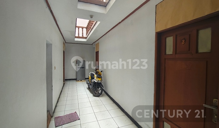 RUMAH KOS 17 PINTU DAN 3 KIOS DI MENTENG DALAM JAKSEL