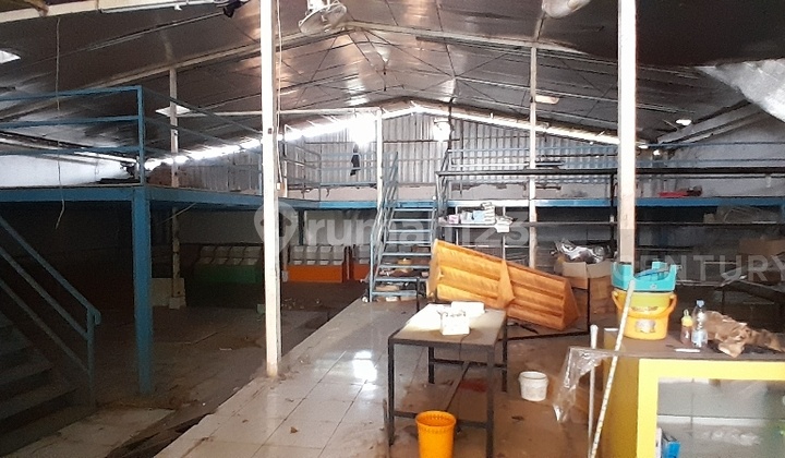 Mezzanine Warehouse Near Toll Road Mezzanine Warehouse Near Toll Road