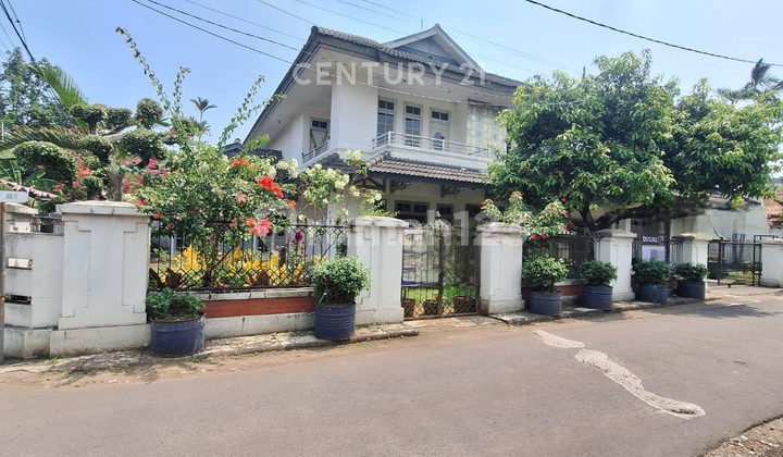 Rumah Mewah Hook di Sindang Barang Bogor