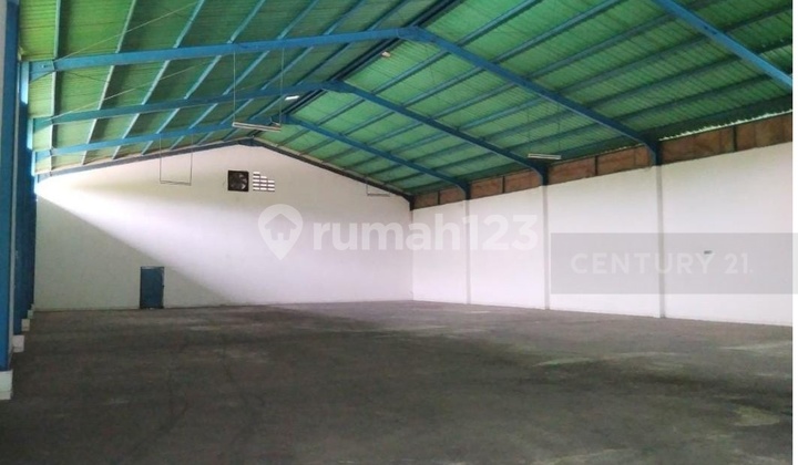 Clean and New Warehouse Near Toll Road in Citereup