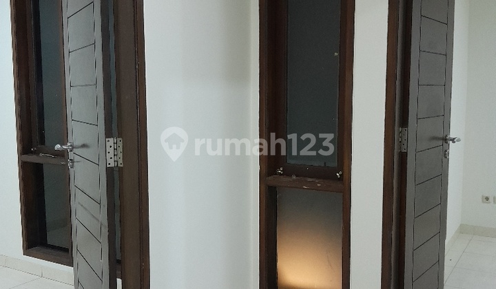 Disewakan Rumah 2 Lantai Dekat Hotel Ibis Danau Bogor Raya  2