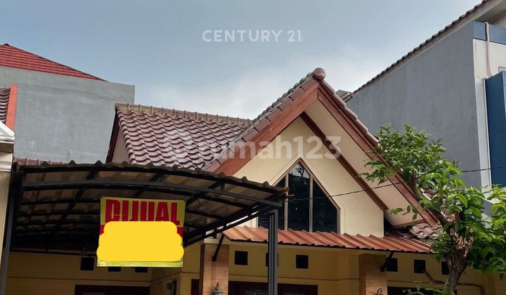 Rumah Area Pusat Kota Di Komplek Grand Depok City Cluster Anggrek