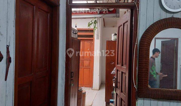 kamar tidur rumah dekat sekolah di perumahan