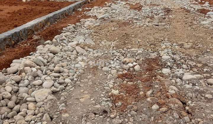 Dijual. Tanah kapling siap bangun bebas banjir. Dapat dicicil tanpa Kapling dipondasi batas.  1