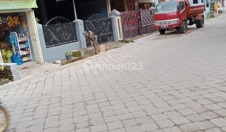 Dijual. Rumah 2 lantai bebas banjir. Dalam kota Makassar dekat Bandara Hasanuddin.  5
