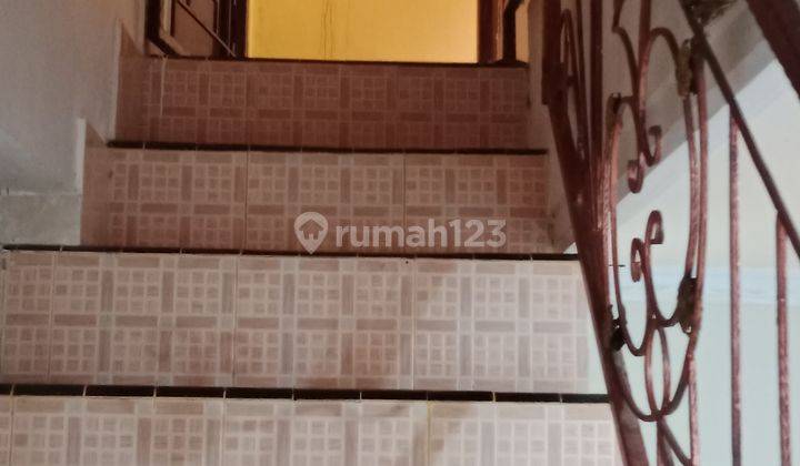 Dijual. Rumah 2 lantai bebas banjir. Dalam kota Makassar dekat Bandara Hasanuddin.  10