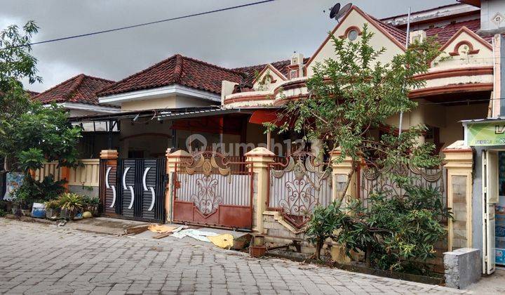 Dijual. Rumah 2 lantai bebas banjir. Dalam kota Makassar dekat Bandara Hasanuddin.  16