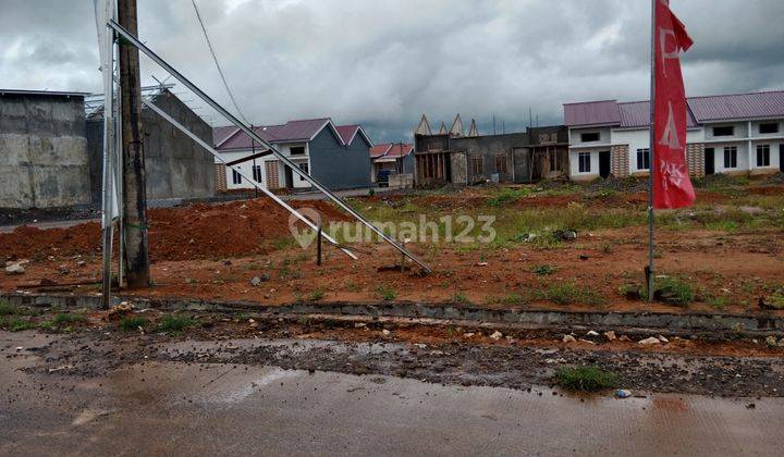 Dijual. Ruko satu Lantai Pinggir jln. Pusat Pengembangan kota Segi Tiga Emas. Mamminasakta 7