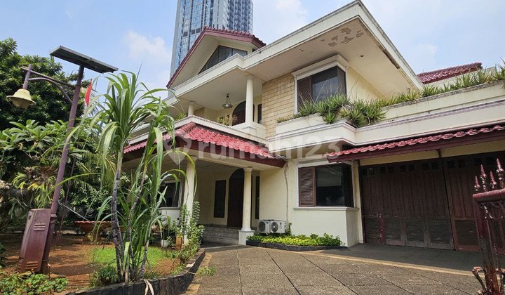 Rumah Cilandak Jalan Besar Dekat Citos Ada Swimming Pool