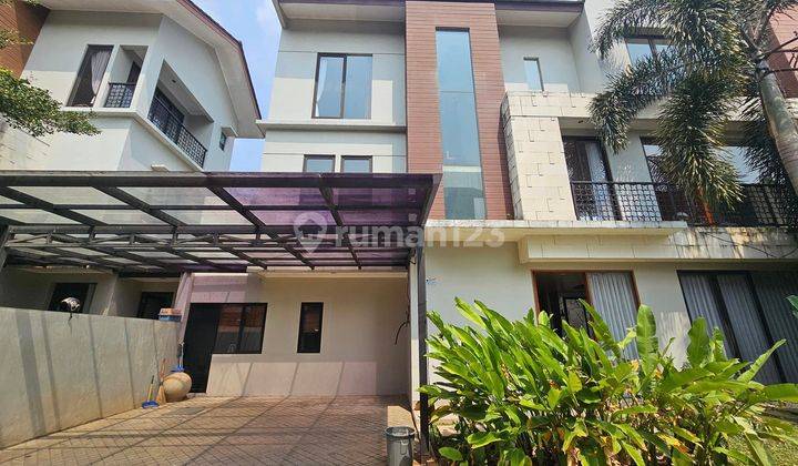 Rumah Bonus Furnished Premium Harga Special Ada Swimming Pool  1