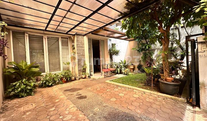 Hunian Asri Lingkungan Tenang di Jantungnya Lebak Bulus Hunian Asri Lingkungan Tenang di Jantungnya Lebak Bulus