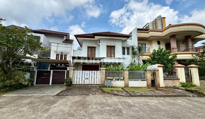 Rumah Asri Hadap Taman - Komplek Terdepan Cinere