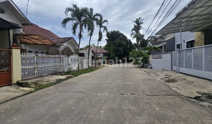 Best Price House in Cinere Estate with Spacious Land 2
