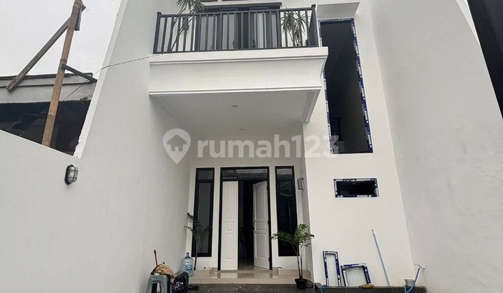 New House in Megapolitan Cinere Complex must be surveyed with a good layout.