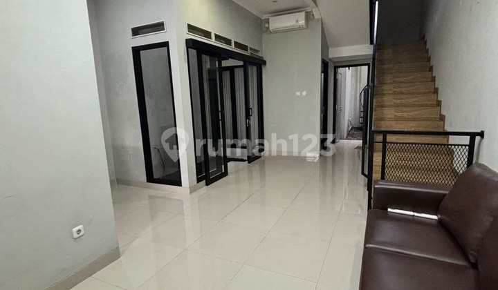 House Price Ready to Negotiate Until Deal in Megapolitan Cinere Complex. 2