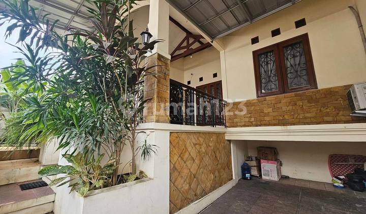 Ready to Live In! House in the Favorite Cinere Complex.