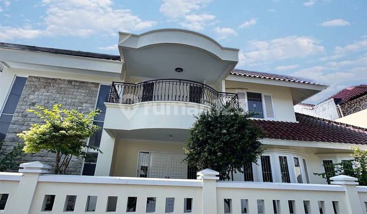 Beautiful House in Cinere's Most Favorite Housing Complex!