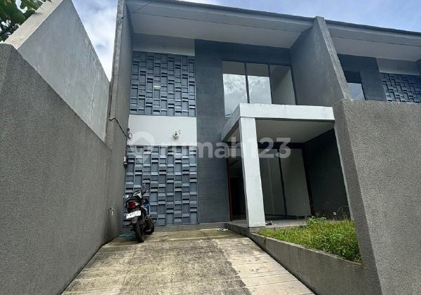Rumah Baru Modern Minimalis Dalam Komplek Dekat dengan Tol Krukut Cinere