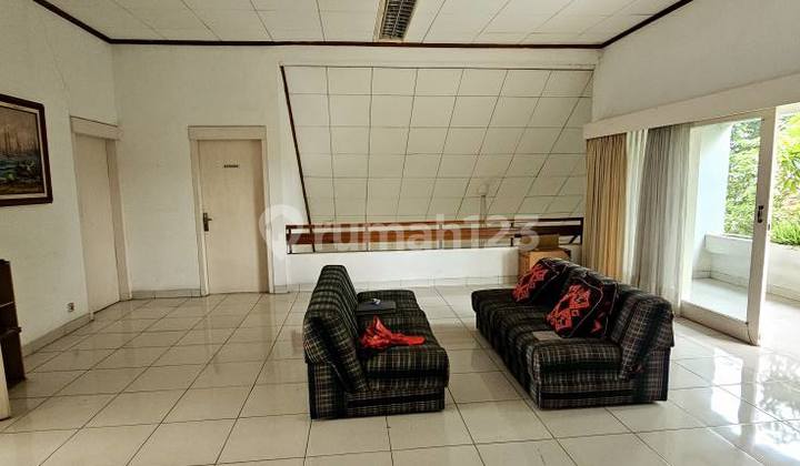 Imagine having a house this big in Cinere... but the price is just the land cost. 2