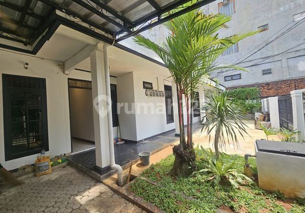 Rumah Kos Kosan Komplek Lebak Bulus Tinggal Jalan Kaki ke Stasiun MRT.
