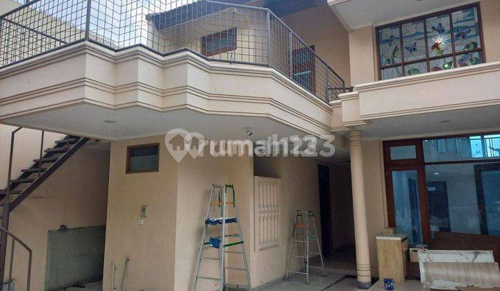 Rumah Hook Mewah Bukit Sari Semarang  2