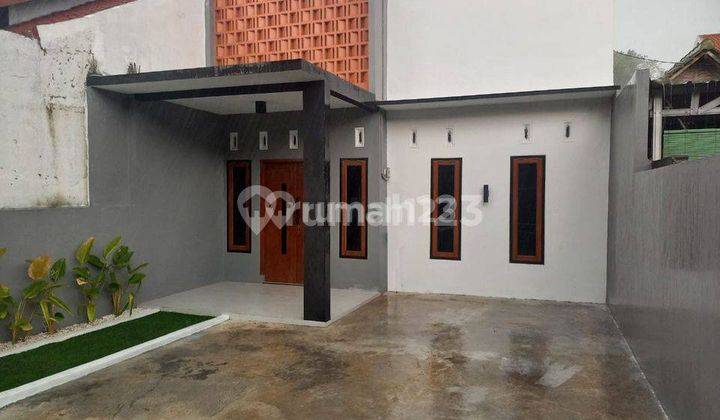 Rumah Mewah Modern Minimalis di Roro Jonggrang Manyaran 1