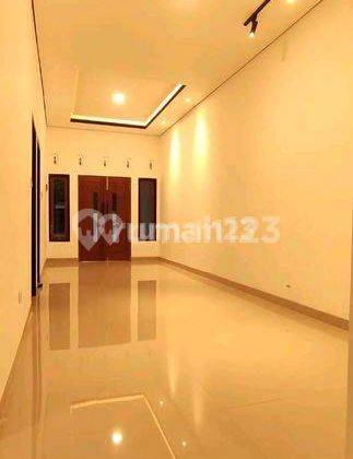 Rumah Mewah Modern Minimalis di Roro Jonggrang Manyaran 2