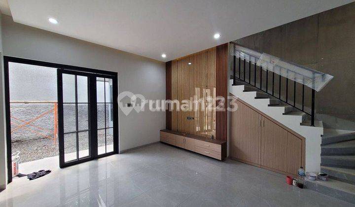 Rumah Baru Disain Mewah di Sri Rejeki Semi Furnished Hadap Selatan 2