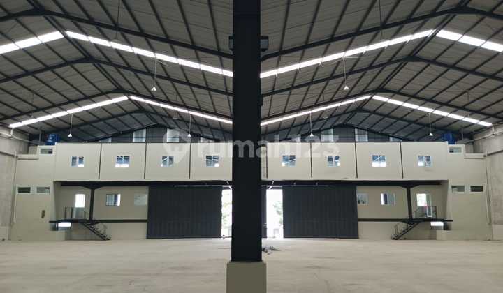 Ready-to-Use Warehouse in Candi Baru Gress Plus Industrial Area with Office Space. 2