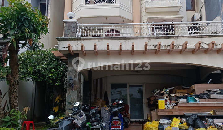 Hillsari Near Undip Tembalang Luxury 3-Storey House Most Friendly Price 1