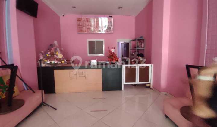 Ready-to-Use 3-Story Shophouse in Wotgandul, Chinatown, Semarang City 2