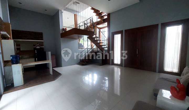 Rumah 2,5Lantai Minimalis Modern Semifurnish Tumpang Gajahmungkur 2