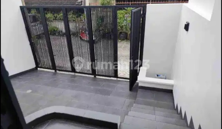 Beautiful Modern Minimalist House in Tanahmas Semarang New Building 2