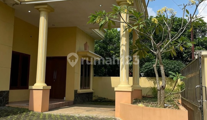 Classic Modern Spacious House Ready to Occupy Durian Near Banyumanik Toll 2