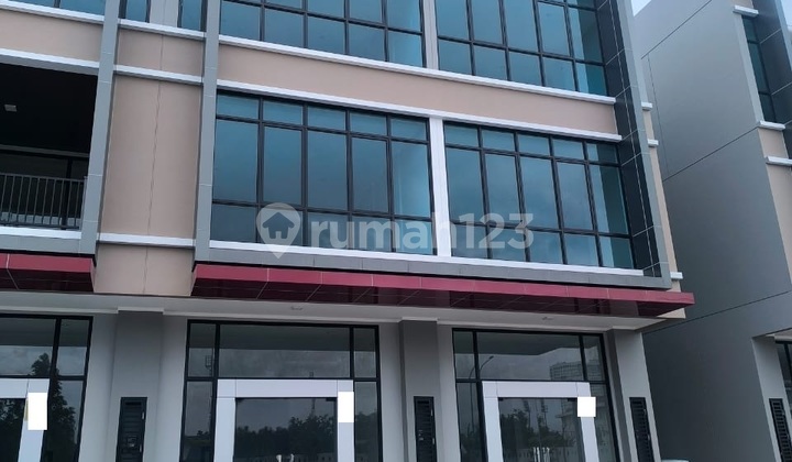 Disewakan Ruko Crystal Hadap Jalan Raya Disewakan Ruko Crystal Hadap Jalan Raya