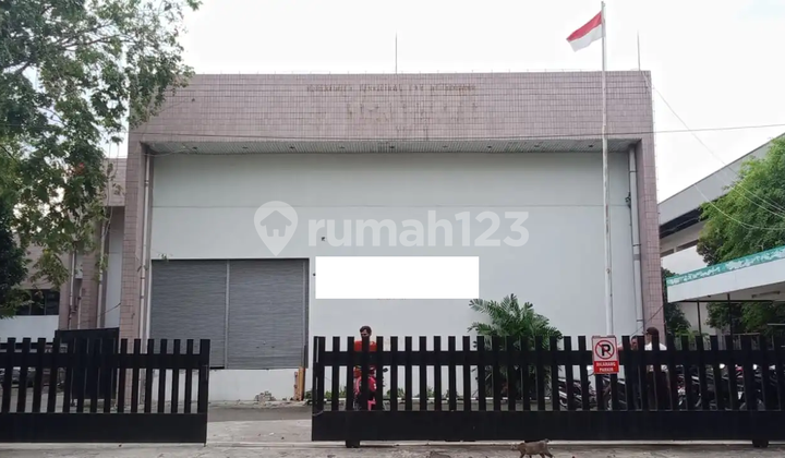 For Sale: Former Factory in East Jakarta, Perfect for Business or Warehouse For Sale: Former Factory in East Jakarta, Perfect for Business or Warehouse